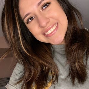 Meet your Posher, Denise